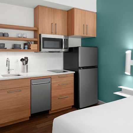 Отель Element Charlotte Uptown Экстерьер фото