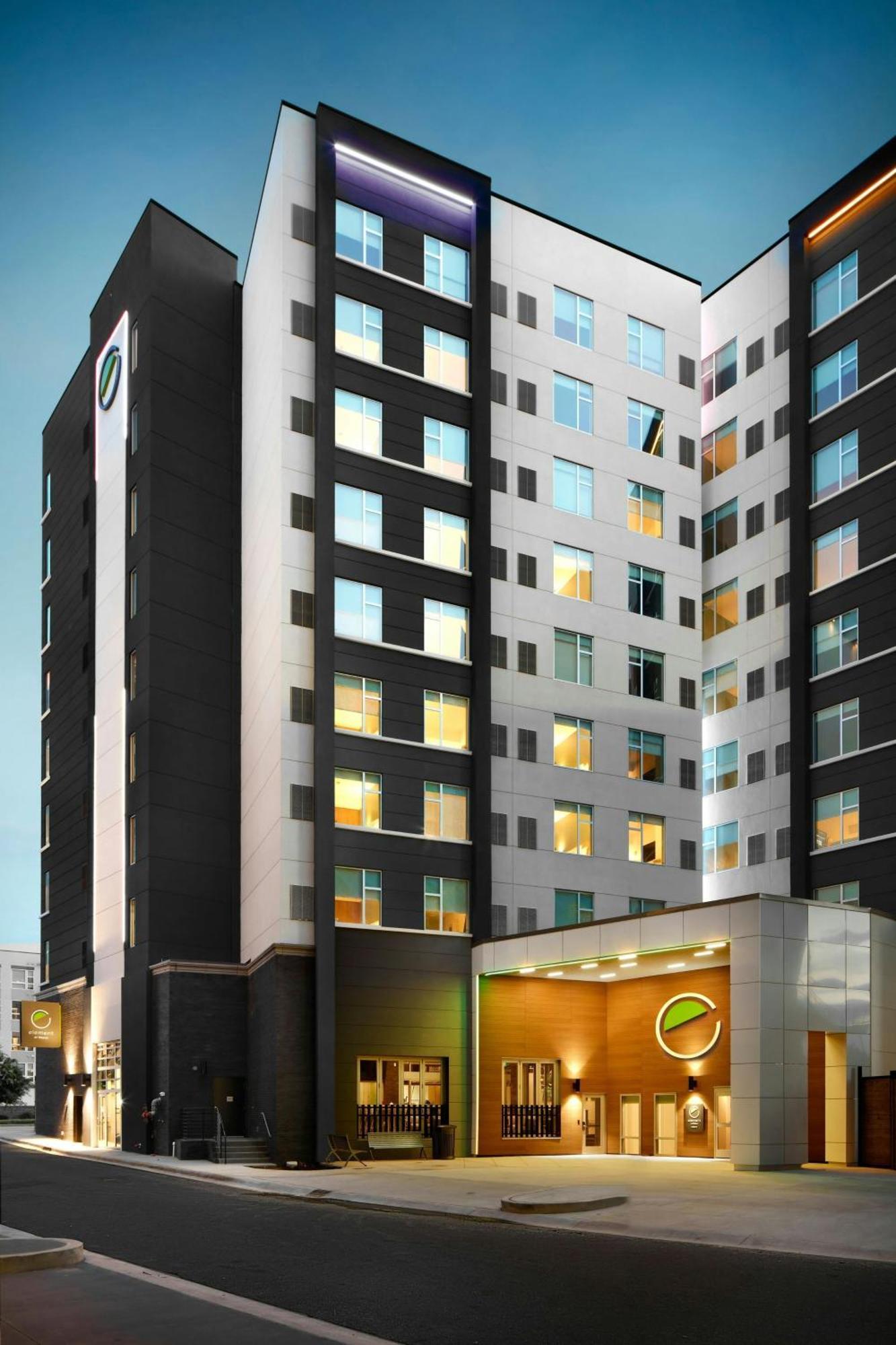 Отель Element Charlotte Uptown Экстерьер фото