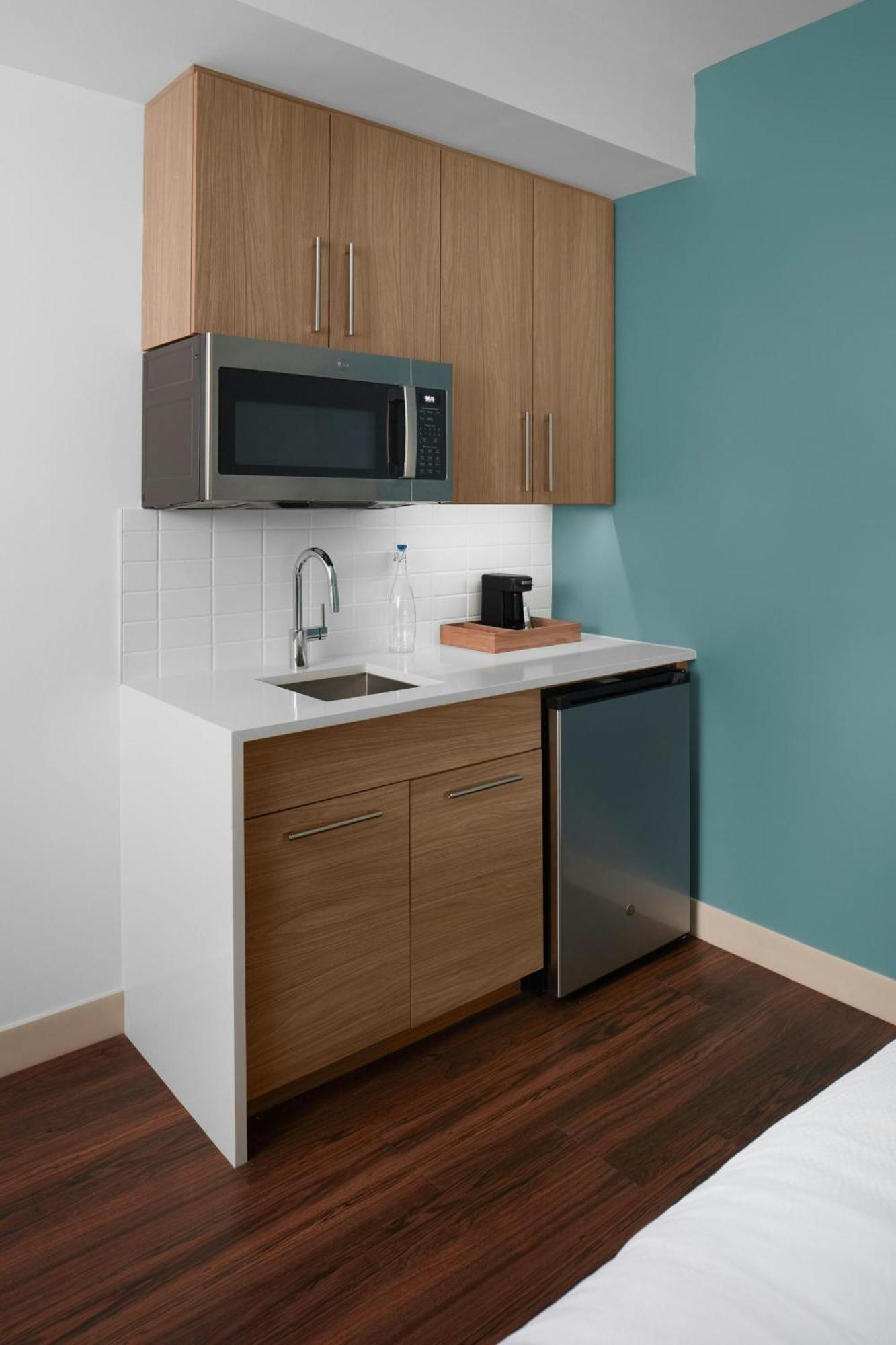 Отель Element Charlotte Uptown Экстерьер фото