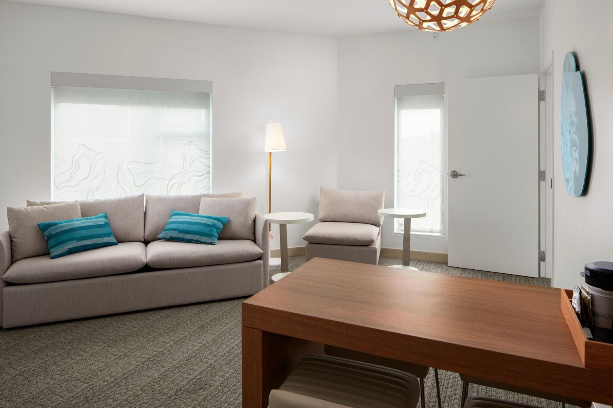 Отель Element Charlotte Uptown Экстерьер фото